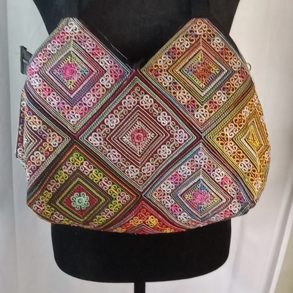 Embroidered Hippie colorful shoulderbag